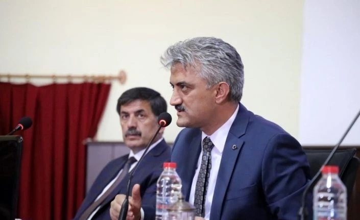 Yeni validen kurum amirlerine ilk talimat: “Hiçbir kontrolör müteahhidin emrinde çalışmayacak”