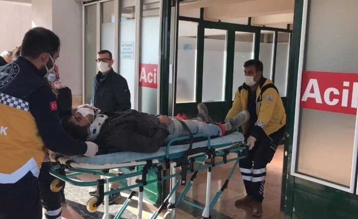 Elazığ’da inşaatın 3’üncü katından düşen genç yaralandı