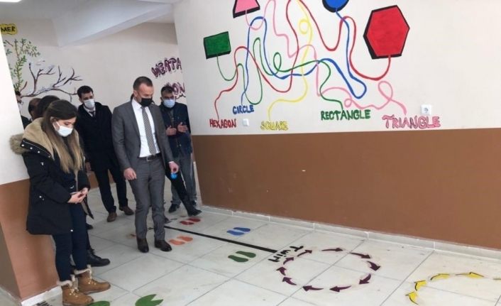Ağrı Milli Eğitim Müdürü Tekin, Patnos ilçesindeki dil sokaklarının açılışlarını gerçekleştirdi