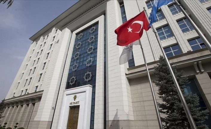 AK Parti üç isim için 81 ilde suç duyurusunda bulunacak