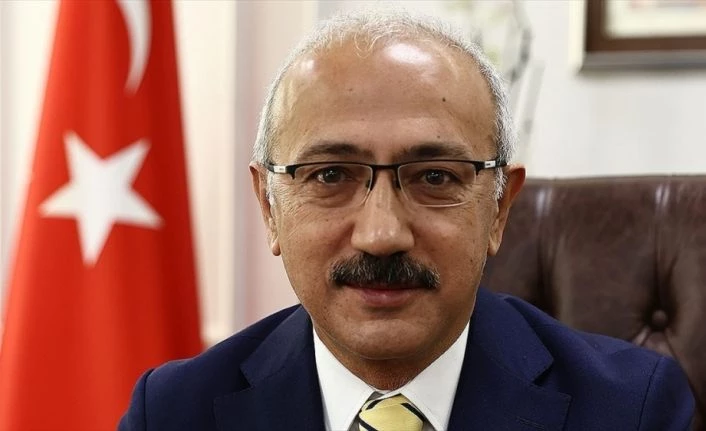 Bakan Elvan: Kovid-19 nedeniyle geçici süreliğine faaliyetlerine ara verilen mükelleflerimizin vergilerini erteledik