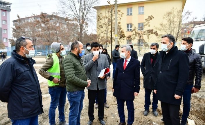 Başkan Çınar, kentsel dönüşüm proje alanını inceledi