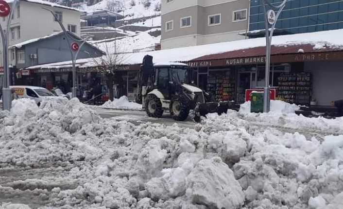 Çukurca’da kar temizleme çalışması