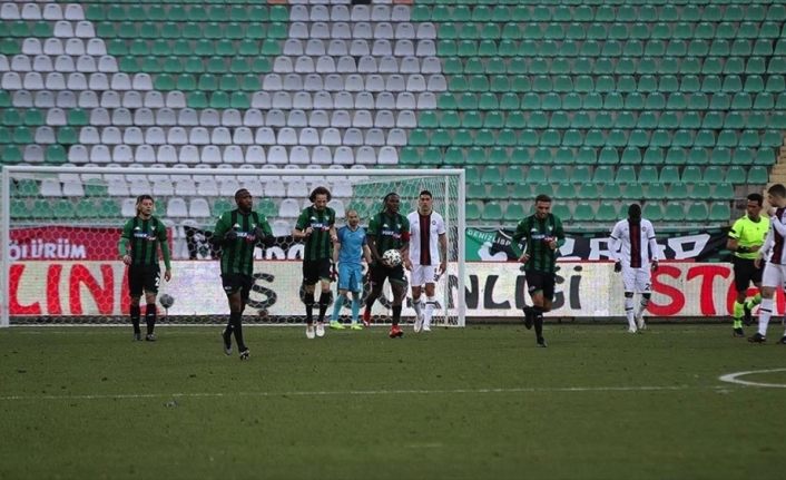 Denizlispor ilk devreyi sıralamanın en altında kapattı