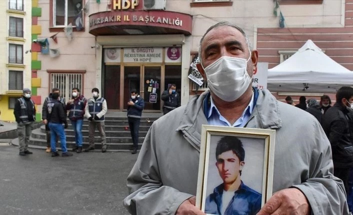 Diyarbakır annelerinin oturma eylemine 500. günde bir aile daha katıldı