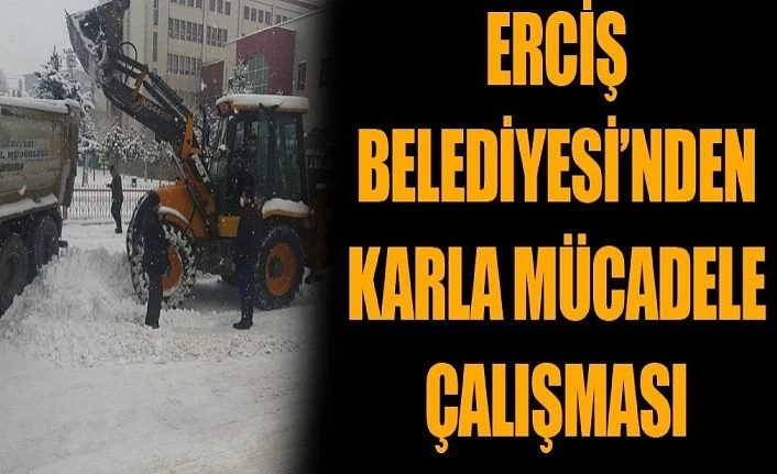 Erciş Belediyesi’nden karla mücadele çalışması