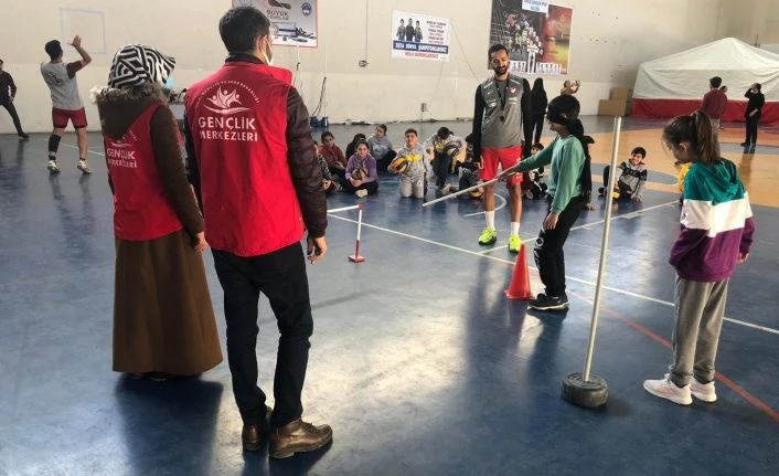 Erciş Gençlik Merkezi'nden Görme Engelliler Haftası mesajı