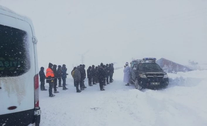 Erzincan’da 189 köy yolu ulaşıma kapandı