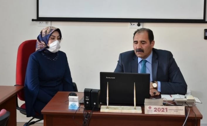 Erzincan’da okul idarecileri ve öğretmenlere yönelik “Erasmus: Eğitimin Avrupa’ya Açılan Kapısı” toplantısı yapıldı