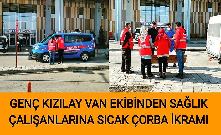 Genç Kızılay Van ekibinden sağlık çalışanlarına sıcak çorba ikramı