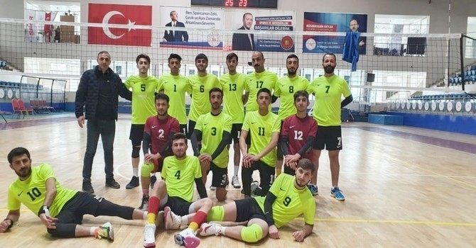 Hakkari Mir Voleybol Takımı 3-1 yenildi