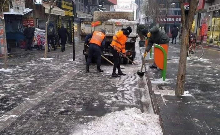 Iğdır’a kar yağdı ekipler seferber oldu