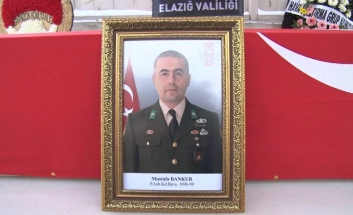 Kalp krizi geçiren Astsubay Başçavuş Bankur, memleketinde son yolcuğuna uğurlandı