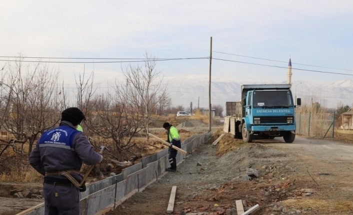 Karın yağmadığı Erzincan’da belediye çalışmalarının sezonu uzadı