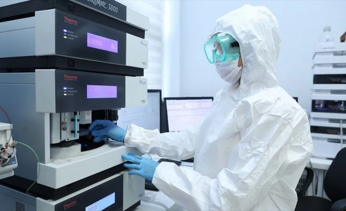 Kovid-19 aşısının analizleri Sağlık Bakanlığı laboratuvarlarında devam ediyor