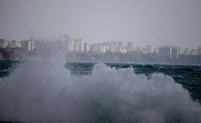 Meteorolojiden 10 il için kuvvetli yağış ve fırtına uyarısı