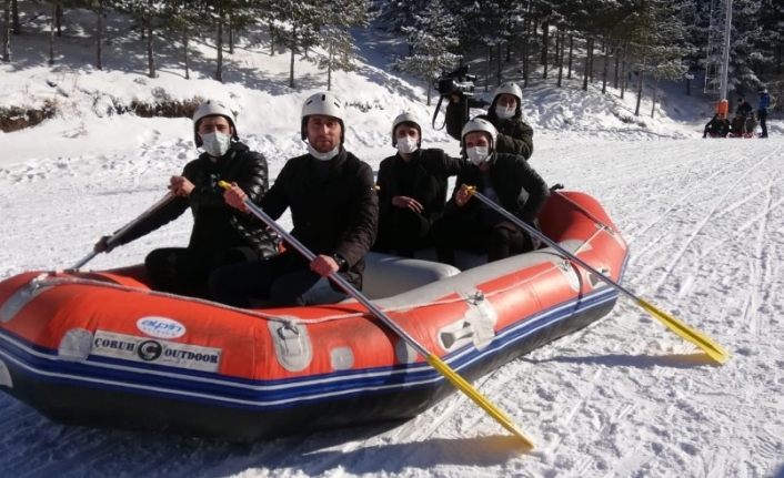 Palandöken Kayak Merkezi’nde kar raftingi coşkusu