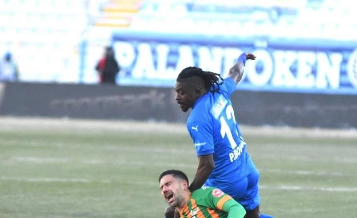 Süper Lig: BB Erzurumspor: 1 - Alanyaspor: 0 (İlk yarı)