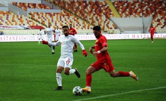 Süper Lig: Yeni Malatyaspor: 1 - DG Sivasspor: 2 (İlk yarı)