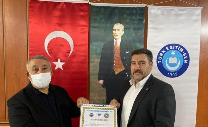 Ünsal’dan Türk Eğitim Sen İl Başkanına teşekkür belgesi