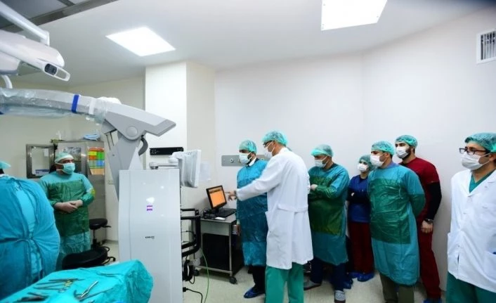 Van’a ‘beyin cerrahi ameliyat mikroskobu’ kazandırıldı