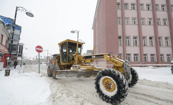 Yakutiye’de kar mesaisi