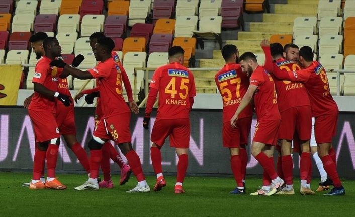 Yeni Malatyaspor farklı galibiyetle nefes aldı