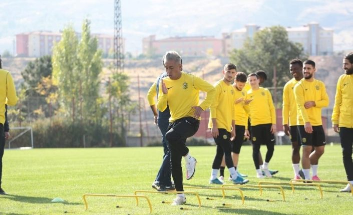 Yeni Malatyaspor’da Cueva dönüyor