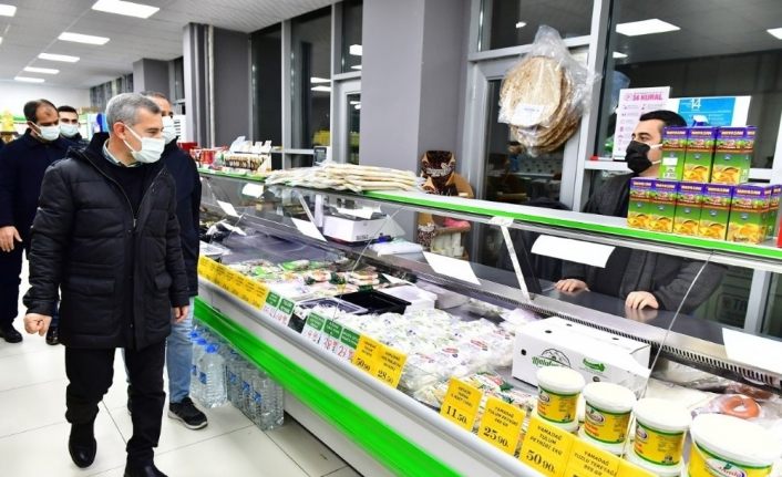 Yeşilyurt Belediyesi yeşil gıda marketlerine vatandaşlar yoğun ilgi gösteriyor