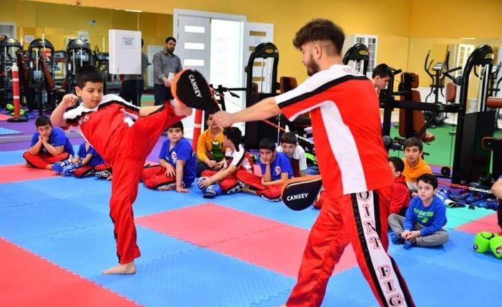Yeşilyurt Belediyespor kick-boks takımı gözünü zirveye dikti