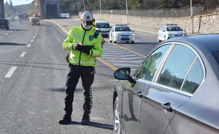 3 bin 549 araç, motosiklet ve traktör trafikten men edildi