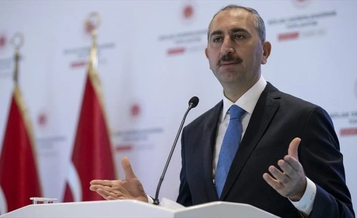 Adalet Bakanı Gül: Herkesin terörle mücadeleye taraf olması şarttır