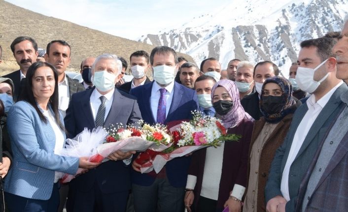 AK Parti Hakkari İl Başkanı Özbek’e coşkulu karşılama