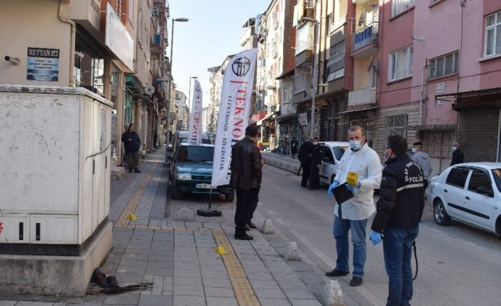 Alacak verecek meselesinde kan aktı: 1 yaralı