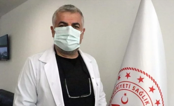Anne ve babasını görev yaptığı hastanede Kovid-19
