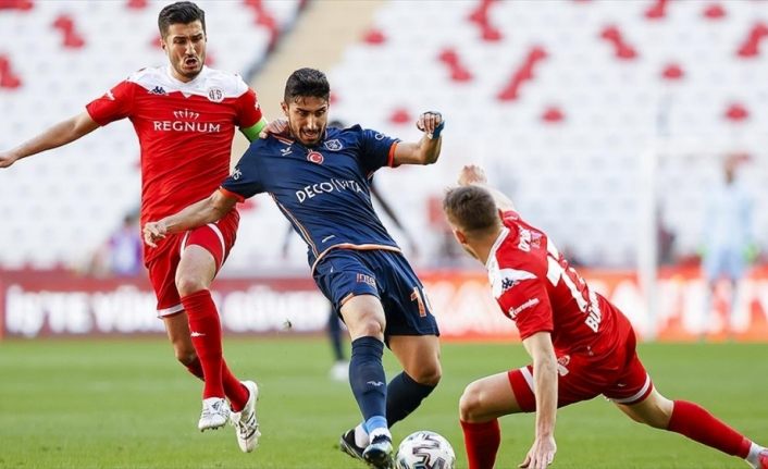 Antalyaspor ve Başakşehir puanları paylaştı
