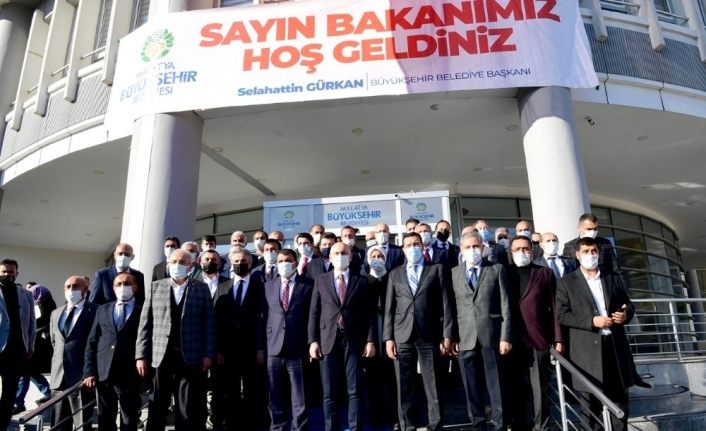 Bakan Karaismailoğlu’ndan Malatya Büyükşehir Belediyesi’ne ziyaret