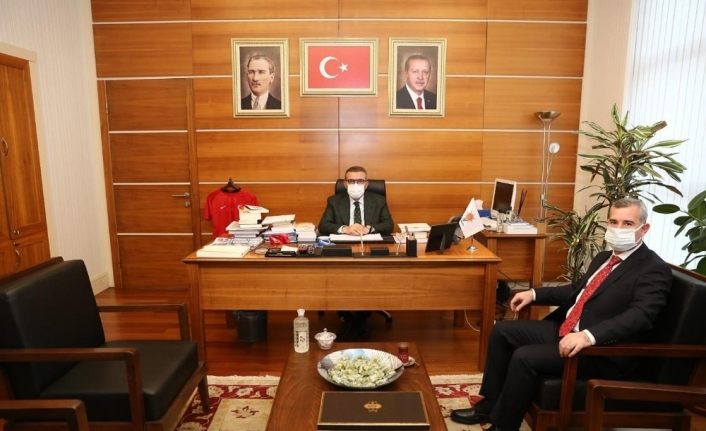 Başkan Çınar, Ünal’ı ziyaret etti