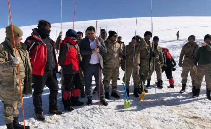 AK Parti Bahçesaray İlçe Başkanı Sabırlı’dan ‘Çığ Timi’ne ziyaret