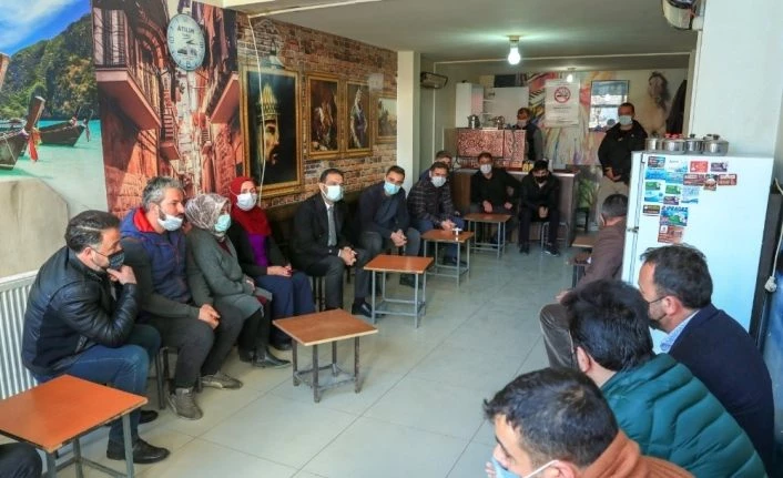 İpekyolu Belediye Başkan Vekili Aslan, esnafın sorun ve taleplerini dinlemeye devam ediyor