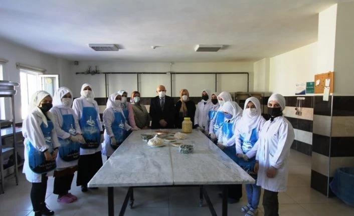 Bayburtlu kadınlar hem spor hem de sanat yapıyor