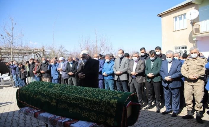 Bükardi Belediye Başkanı Açmaz son yolculuğuna uğurlandı