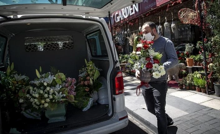 Çiçek satan iş yerlerine sokağa çıkma kısıtlamasında '14 Şubat' muafiyeti getirildi
