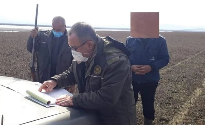 Elazığ’da kaçak gümeler imha edildi, avlanan 2 şahsa ceza kesildi