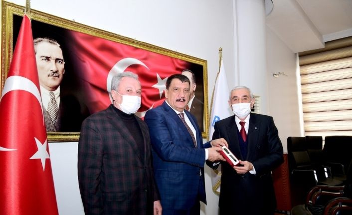 ESKKK Başkanı Evren, Büyükşehir Belediye Başkanı Gürkan’ı ziyaret etti