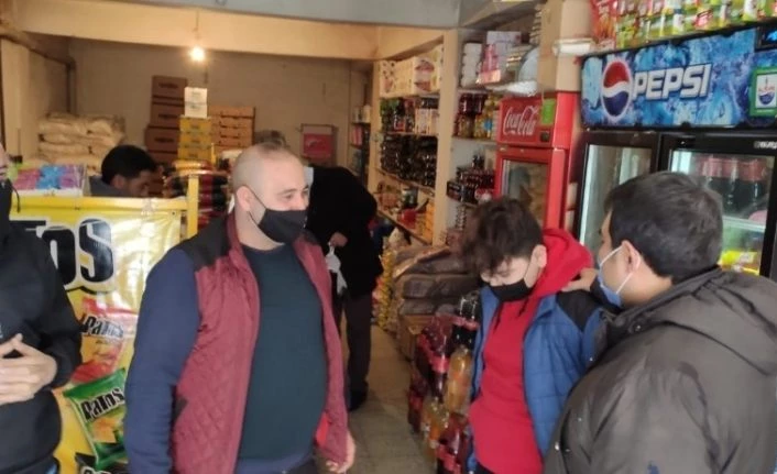 Esnafın borç defterini kayyum başkan kapadı