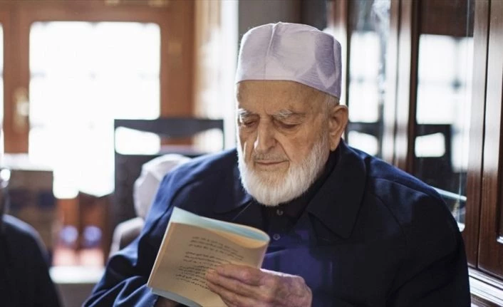 Hadis alimi M. Emin Saraç'ın cenazesi Fatih Camisi haziresine defnedilecek