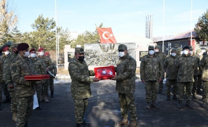 Kış tatbikatına katılan Azerbaycanlı askerler evlerine uğurlandı