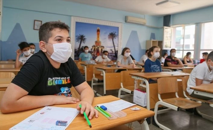 LGS kapsamında merkezi sınava katılacak adaylar için şubat ayı örnek soru kitapçığı yayımlandı