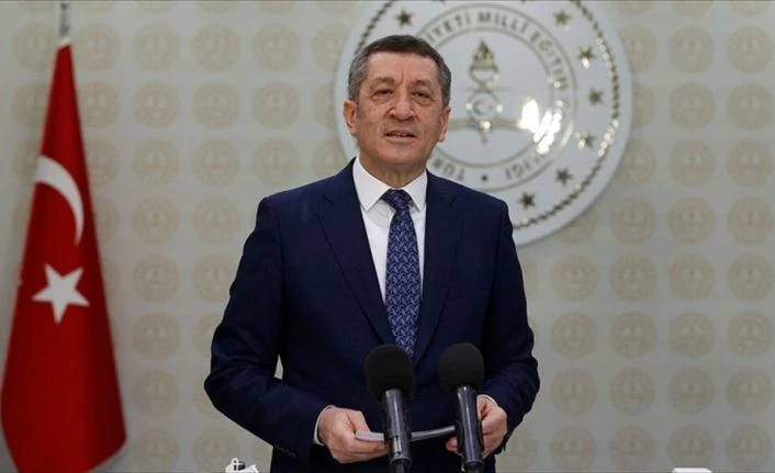 Milli Eğitim Bakanı Selçuk: Sizlerden ricam çocuğunuzun canlı derse katılımını teşvik etmeniz